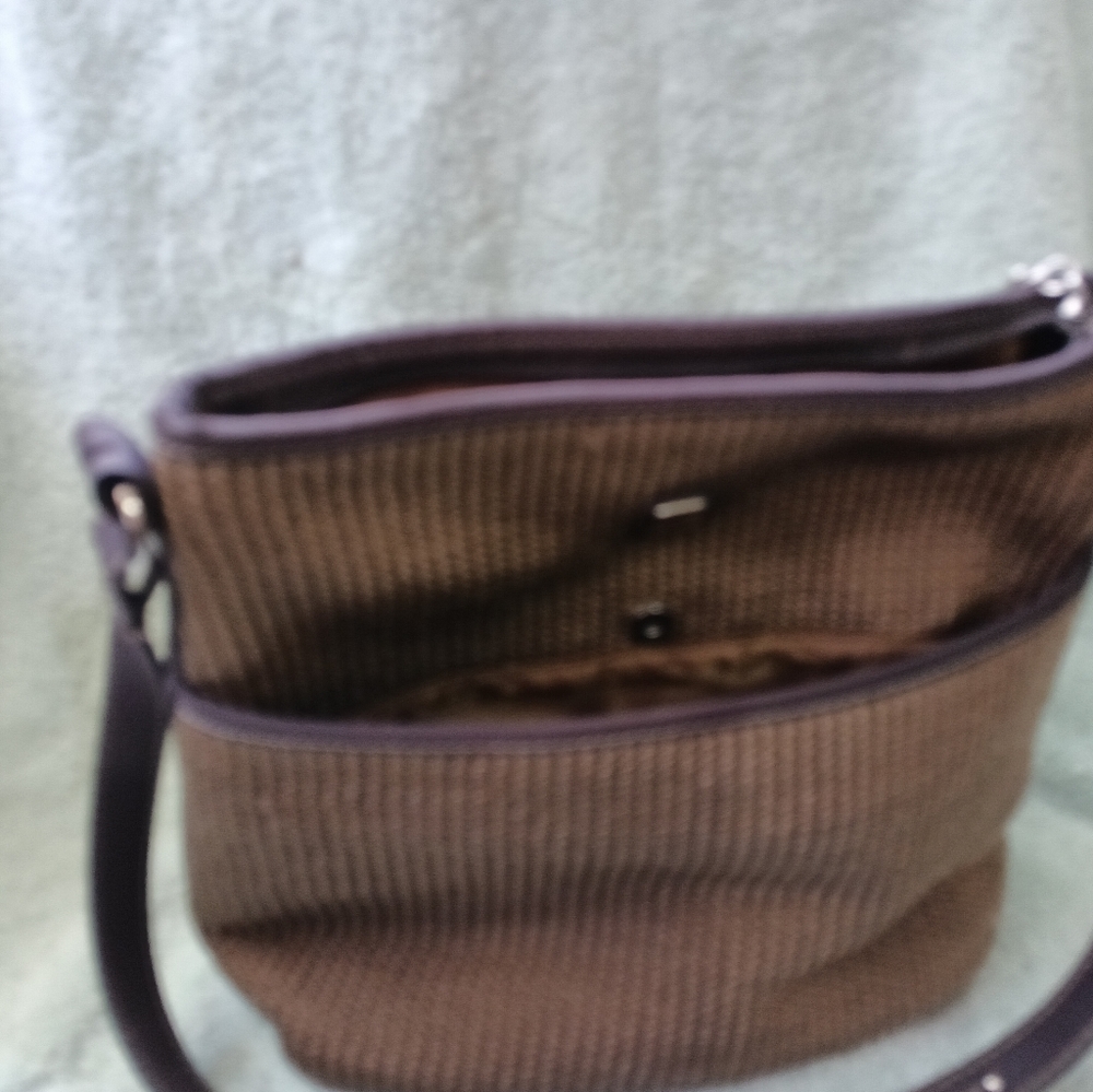 Handbag - Picture 5 of 7